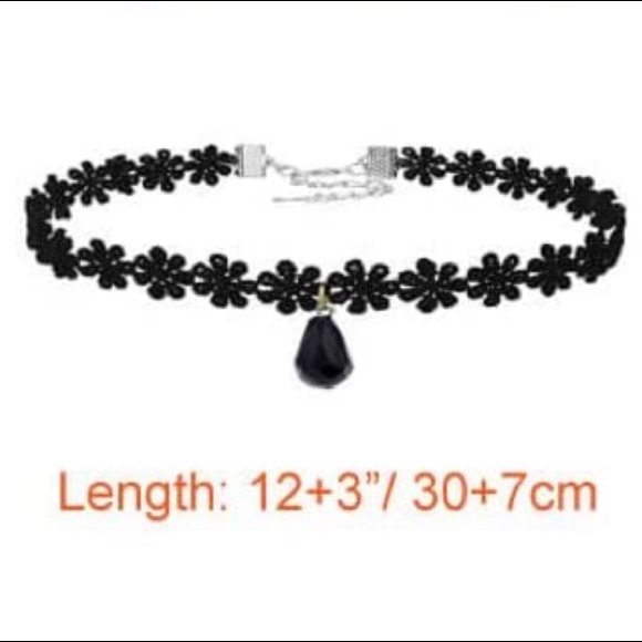 5/$15 😍 Black Flower Choker with Pendant 🖤 - Picture 1 of 3